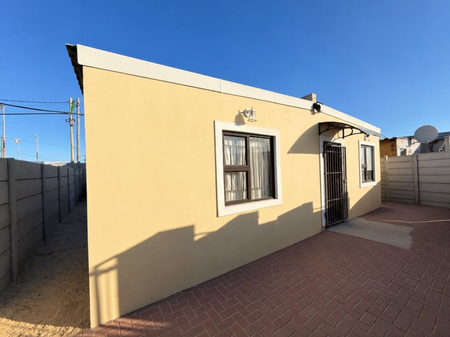 4 Bedroom Property for Sale in Delft South Western Cape